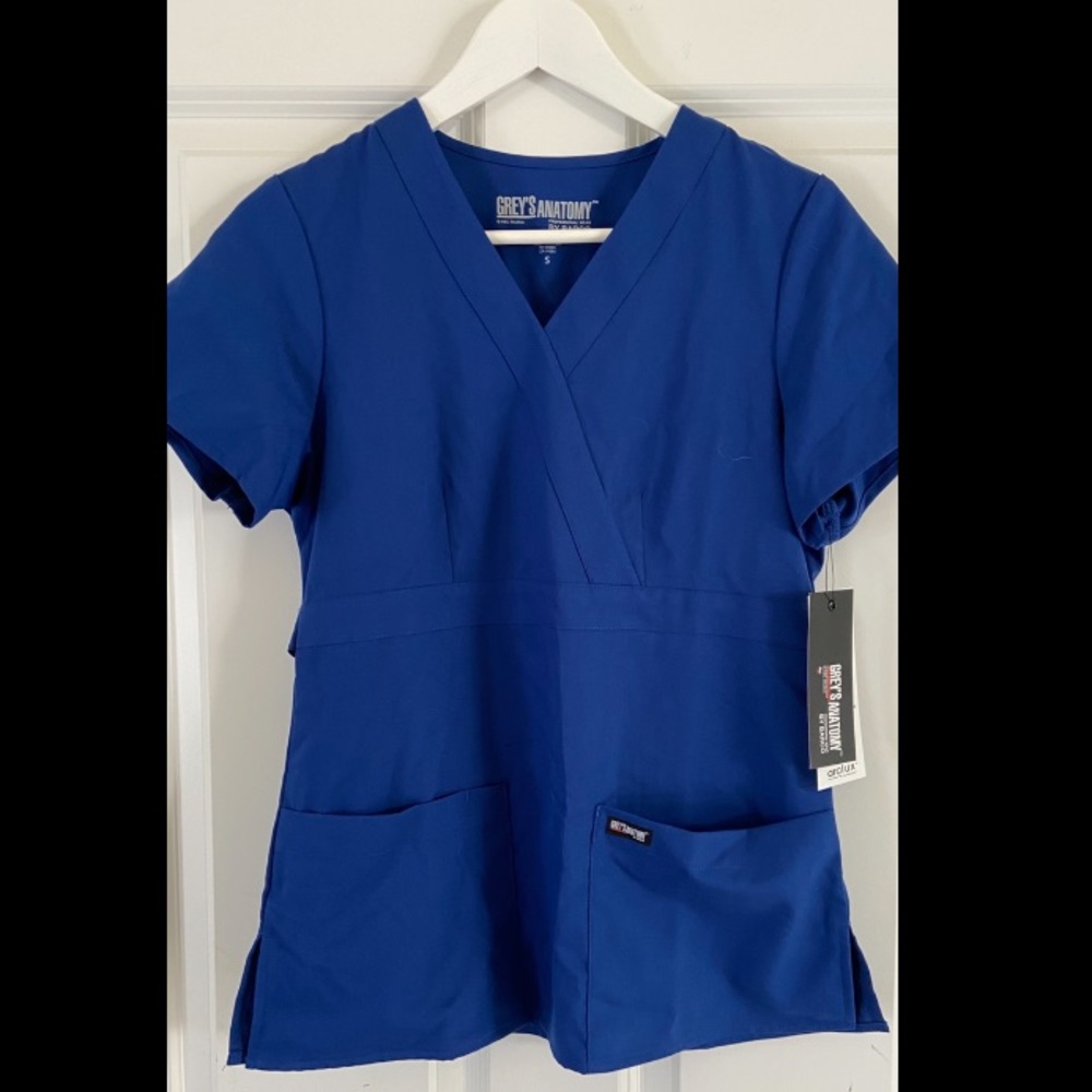 Small, Grey’s Anatomy Scrub Top and Scrub Bottom